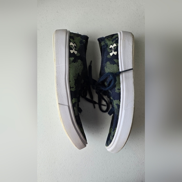 Kids Under Armour Canvas Camo shoes size 2Y - Picture 5 of 10